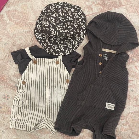 Carter's Other - Carter’s Gray and off white boy bundle set
